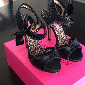 Betsey Johnson shoes. Size 5  1/2. Never worn.